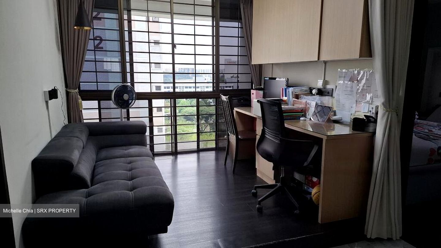 Blk 215 Lorong 8 Toa Payoh (Toa Payoh), HDB 5 Rooms #483893971